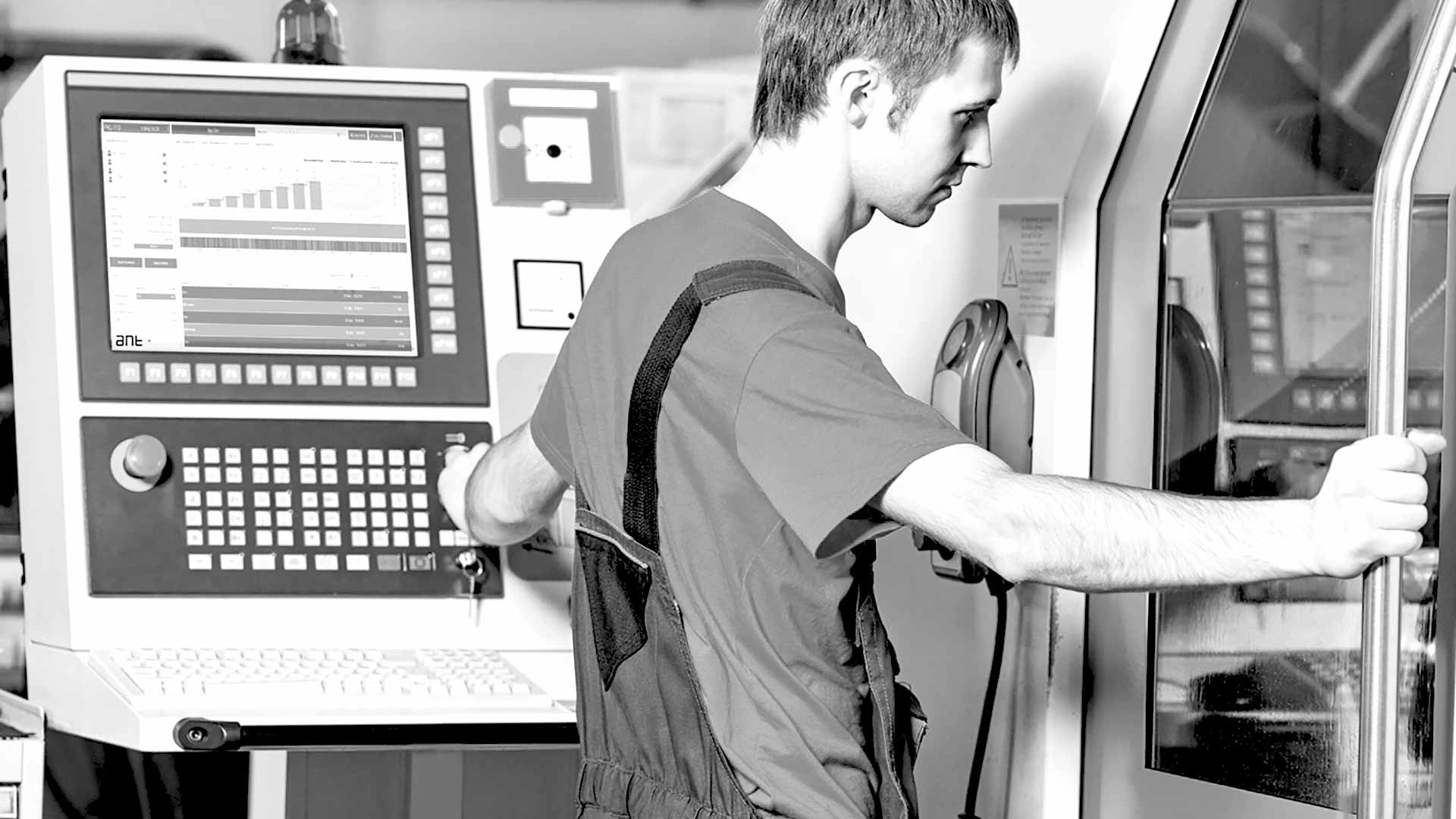 Why Are Young Workers Leaving Manufacturing 2025 gs